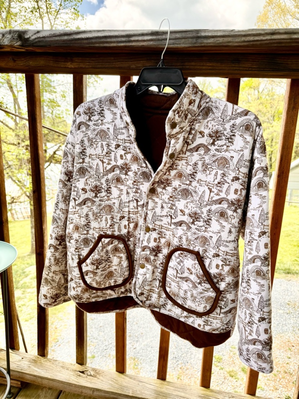 Hobbiton print quilt jacket